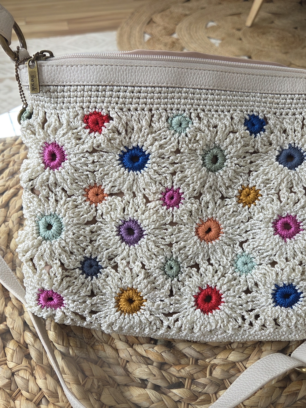 *NWOT* The Sak Crochet Crossbody Floral - Picture 8 of 9